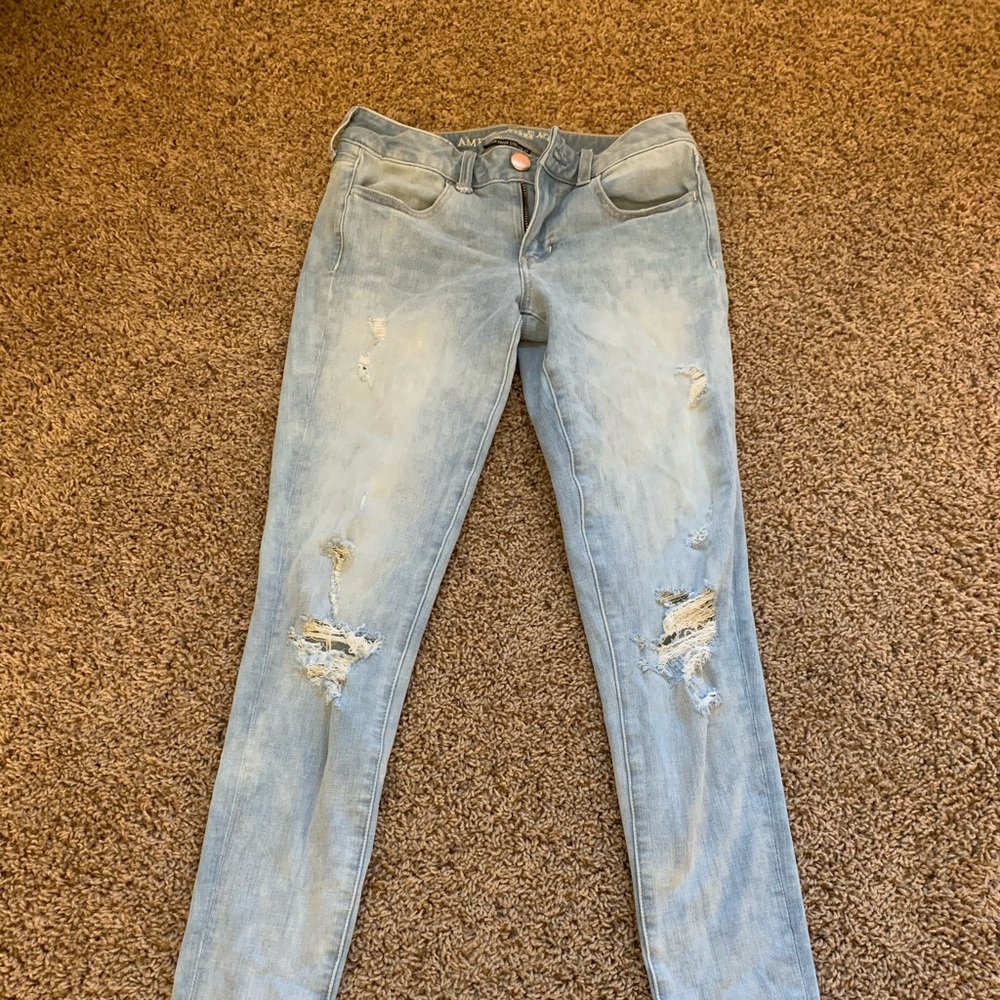AE size 4 super stretch distressed jean